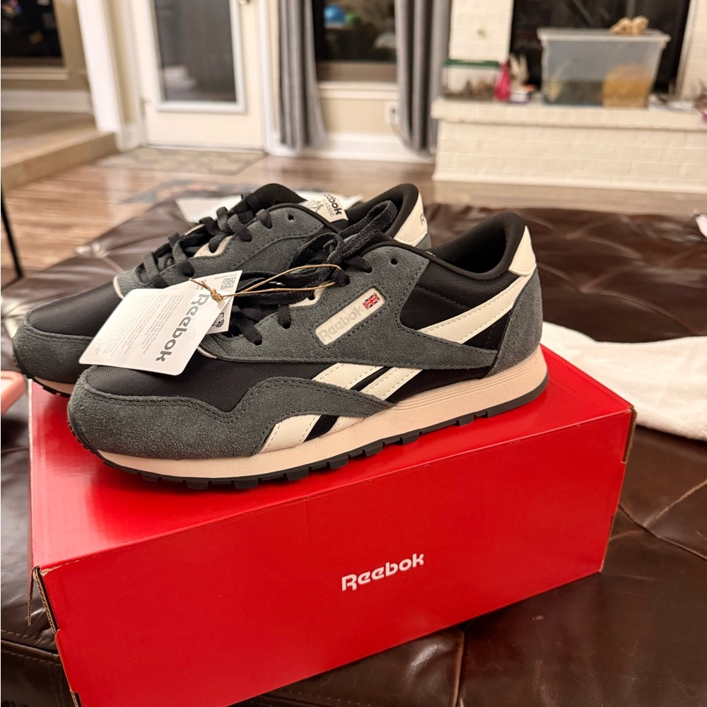 Reebok Women's Black and Gray Sneakers